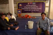 Des militants du Parti du sauvetage national du Cambodge à Phnom Penh au siège de ce parti d'opposit