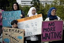 Des réfugiés syriens manifestent le 1er novembre pour dénoncer les retards dans les opérations de re