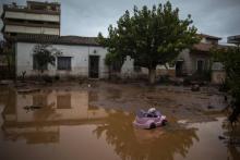 Une rue de Mandra en Grèce après des inondations meurtrières, le 15 novembre 2017
