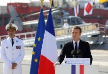 Le président français Emmanuel Macron lors d'une visite aux forces françaises sur une base navale à 