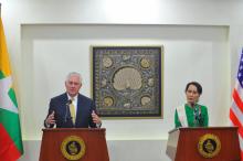 Le secrétaire d'Etat américain Rex Tillerson a rencontré la dirigeante du gouvernement civil birman 