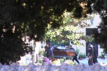 Capture d'image d'une vidéo montrant des proches de l'ancien parrain Toto Riina lors de ses funérail