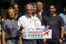 Le conservateur Sebastian Piñera, candidat à l'élection présidentielle chilienne, lors d'une confére