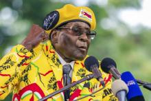 Le président du Zimbabwe Robert Mugabe s'adresse à ses partisans le 8 novembre 2017 à Harare