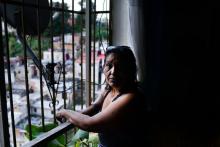 Au Venezuela, Luber Faneitte, fonctionnaire de 56 ans, souffre déjà durement des conséquences de la 