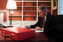 Le ministre britannique des Finances Philip Hammond dans son bureau, le 21 novembre 2017 à Londres