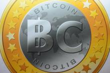 Le bitcoin a franchi pour la première fois le seuil record de 10.000 dollars