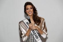 La nouvelle Miss Univers, Iris Mittenaere, le 17 mars 2017 à Paris