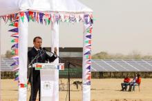 Le président français Emmanuel Macron lors de l'inauguration d'une centrale solaire à Zaktubi, près 