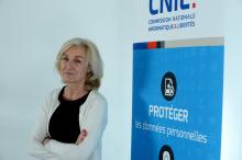 Isabelle Falque-Pierrotin, présidente de la CNIL, le 27 mars 2017 à Paris, lors de la présentation d