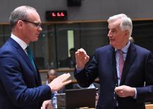 Le chef des négociateurs européens pour le Brexit Michel Barnier aux côtés du ministre irlandais des
