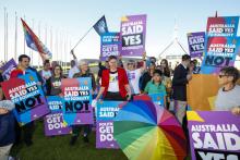 Rassemblement devant le Parlement australien avant le vote de la loi sur le mariage gay, le 7 décemb
