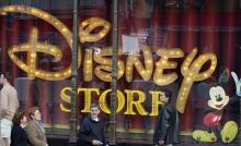La boutique Disney de Hollywood, le 3 mars 2004. Disney a annoncé jeudi 14 décembre le rachat d'une 