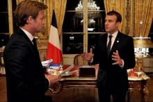 Capture d'image de l'interview télévisée de France 2 entre le président Emmanuel Macron et le journa