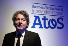Le PDG d'Atos, Thierry Breton, lors d'une conférence de presse à Bezons, près de Paris, le 6 décembr