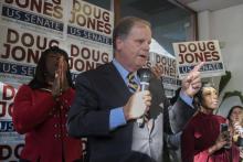 Le candidat démocrate au Sénat dans l'Etat de l'Alabama Doug Jones lors de la campagne électorale à 