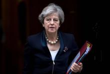 La Première ministre britannique Theresa May, quittant ses bureaux du 10 Downing Street à Londres, l