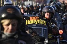 Des motards lors de l'hommage populaire rendu à Johnny Hallyday, le 9 décembre 2017 à Paris