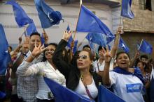 Aux cris de "quatre ans de plus", des milliers de sympathisants du président sortant du Honduras, Ju