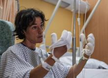 L'alpiniste Elisabeth Revol lors d'une interview exclusive à l'AFP dans un hôpital à Sallanches, dans les Alpes françaises, le 31 janvier 2018