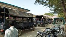 La police birmane a ouvert le feu sur une foule de nationalistes bouddhistes en colère, tuant sept manifestants dans une région sous très haute tension, théâtre de violences contre les musulmans rohin