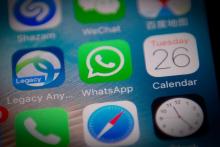 L'application WhatsApp sur l'écran d'un smartphone à Pékin le 26 septembre 2017