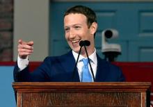 Le patron de Facebook Mark Zuckerberg lors d'un discours à Harvard le 25 mai 2017