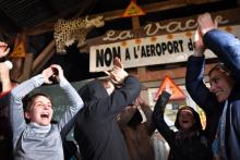 La joie des occupants de la ZAD de Notre-Dame-des-Landes à l'annonce de l'abandon du projet d'aéroport, le 17 janvier 2018