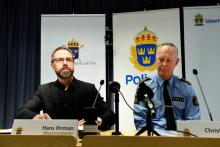 Le procureur Hans Ihrman (g), et Christer Nilsson, chef des enquêteurs tiennent une conférence de presse à Stockholm, le 30 janvier 2018 pour présenter l'acte d'accusation à l'encontre de Rakhmat Akil