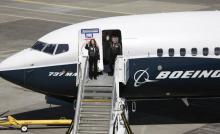 Atterrissage d'un Boeing 737 MAX 9 sur le tarmac de l'avionneur à Seattle, aux Etats-Unis le 13 avri