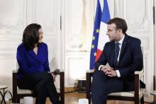 Emmanuel Macron discute à Versailles avec Sheryl Sandberg, directrice des opérations de Facebook, le 22 janvier 2018