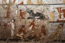 Peinture murale bien conservée d'une tombe d'une prêtresse de l'ancien empire, au sud du Caire, le 3 février 2018