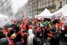 Des militants protestent à Paris contre "la répression syndicale" visant, selon eux, un cadre de la CGT-Construction, le 15 janvier 2017