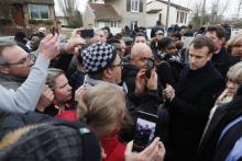 Emmanuel Macron rencontre le 14 février 2018 des habitants d'un quartier de Villeneuve-Saint-Georges (Val-de-Marne), sinistrés par les récentes crues