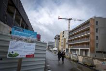 Le site de construction du plus grand ensemble d' habitat participatif de France dans le quartier de la Cartoucherie à Toulouse, le 1er février 2018