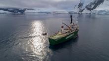 Un navire de Greenpeace le 26 janvier 2018 en Arctique