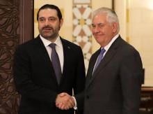 Le chef de la diplomatie américaine Rex Tillerson (D) reçu par le Premier ministre libanais Saad Hariri à Beyrouth, le 15 février 2018