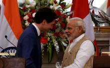 Le Premier ministre indien Narendra Modi (D) et son homologue canadien Justin Trudeau à New Delhi le 23 février 2018