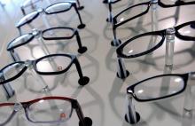 Illustrations de montures de lunettes le 16 Décembre 2013 à Wattignies chez un opticien. Les opticiens présentent le 9 février 2018 leur proposition d'offres intégralement remboursées