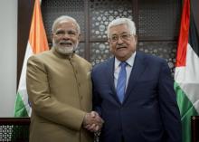 Le président palestinien Mahmoud Abbas et le Premier ministre indien Narendra Modi, à Ramallah en Cisjordanie occupée, le 10 février 2018