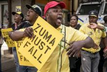 Des membres du parti au pouvoir en Afrique du Sud réclament le départ du président Jacob Zuma, à Johannesburg, le 5 février 2018.