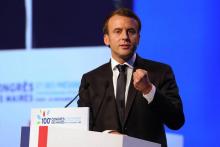Emmanuel Macron au Congrès des maires de France, à la porte de Versailles à Paris le 23 novembre 201