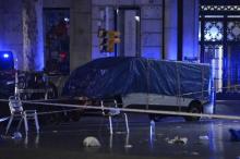 La camionnette qui a foncé dans la foule tuant 13 personnes sur la Rambla de Barcelone est remorquée