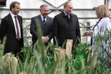 Le président russe Vladimir Poutine rencontre des agriculteurs à Krasnodar, dans le sud de la Russie, le 12 mars 2018