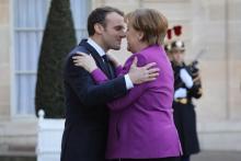 Le président Emmanuel Macron accueille la Chancelière allemande Angela Merkel, le 16 mars 2018 à l'Elysée, à Paris