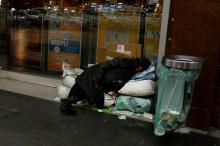 Un sans-abri à Rome le 18 novembre 2014