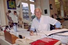 Le couturier français Hubert de Givenchy le 3 juillet 1995 à Paris
