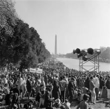 Des étudiants et des ouvriers en grève manifestent à Paris, le 29 mai 1968