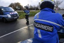 Trois enfants âgés de 5 à 13 ans sont décédés samedi dans un accident de la route près de Brest (Finistère), un quatrième enfant dans un état grave et deux adultes blessés ont été transportés à l'hôpi
