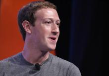 Facebook, le réseau social aux plus de deux milliards d'usagers doit faire face à sa chute en bourse et à un mouvement de désabonnement